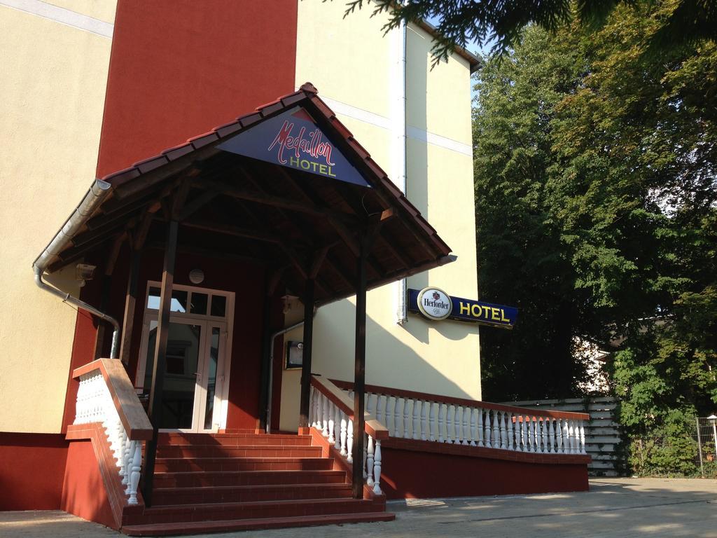 Hotel Medaillon Magdeburg Ngoại thất bức ảnh