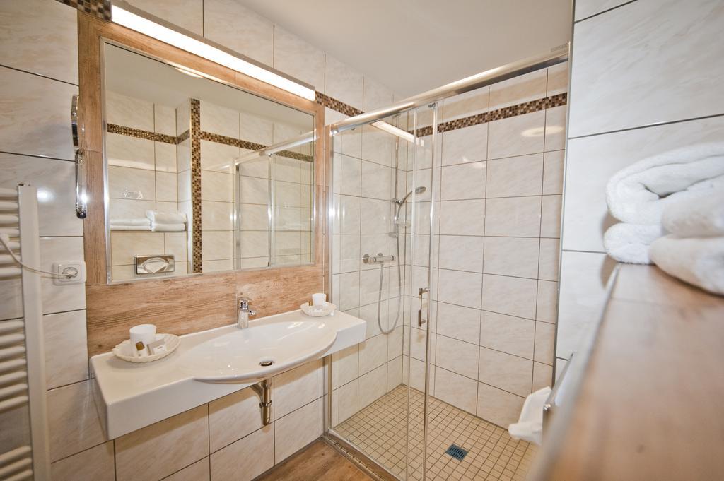 Hotel Medaillon Magdeburg Ngoại thất bức ảnh