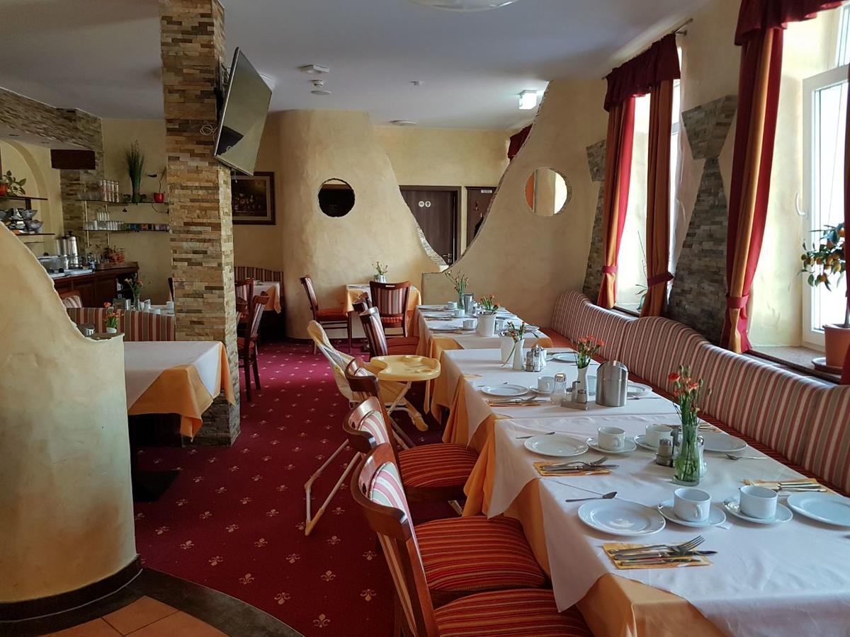 Hotel Medaillon Magdeburg Ngoại thất bức ảnh