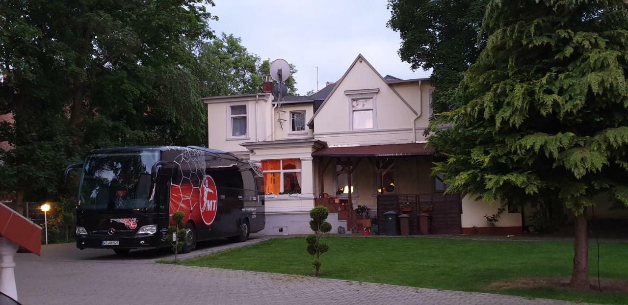 Hotel Medaillon Magdeburg Ngoại thất bức ảnh